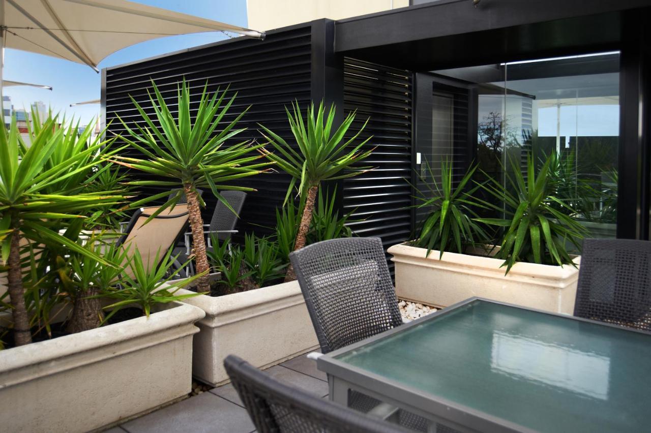 Quest East Melbourne Aparthotel Exteriör bild