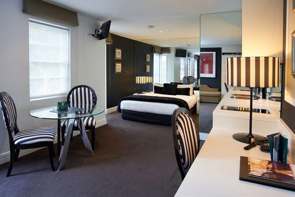 Quest East Melbourne Aparthotel Exteriör bild