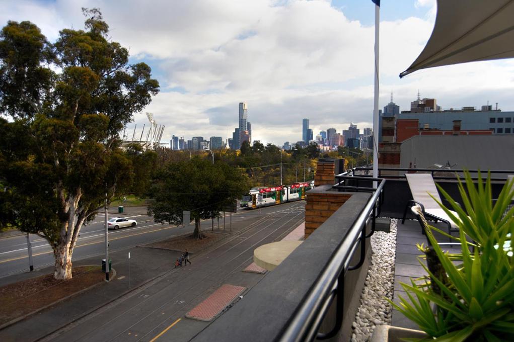 Quest East Melbourne Aparthotel Exteriör bild