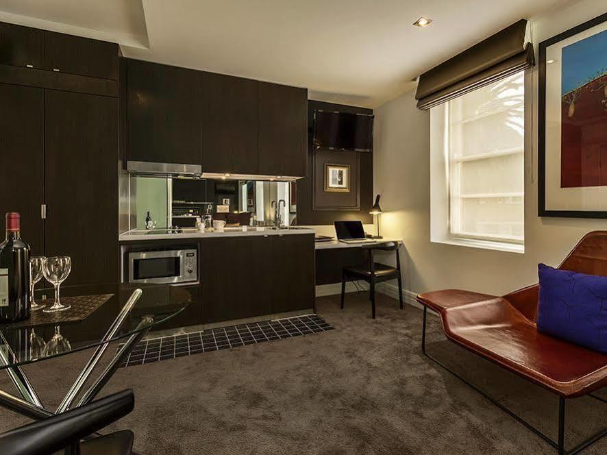 Quest East Melbourne Aparthotel Exteriör bild